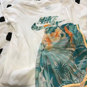 Nike floral set
